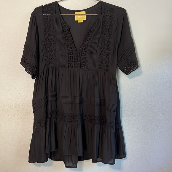 Anthropologie Maeve Black Tiered Lace Babydoll Short Sleeve Tunic Top V-Neck M - Picture 2 of 11